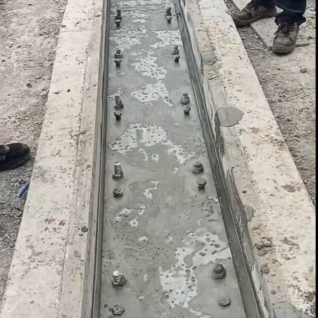 台儿庄港口码头起重机龙门吊重型机械设备稳固用早强快凝轨道胶泥
